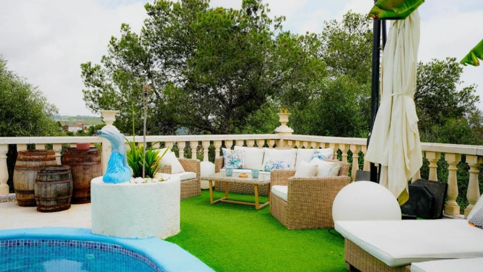 Lounge cerca de la piscina